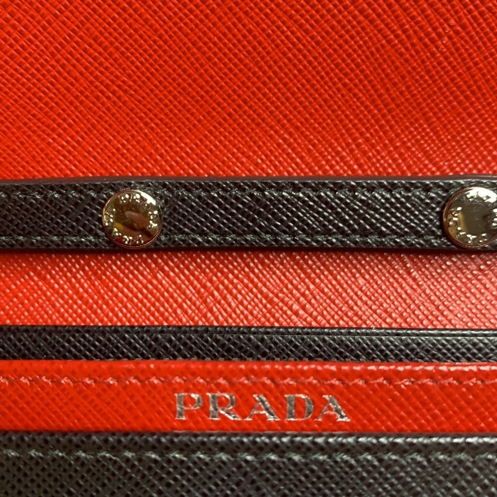 ❤️❤️SOLD❤️❤️PRADA saffiano wallet on chain crossbody/clutch bag - Picture 3 of 13